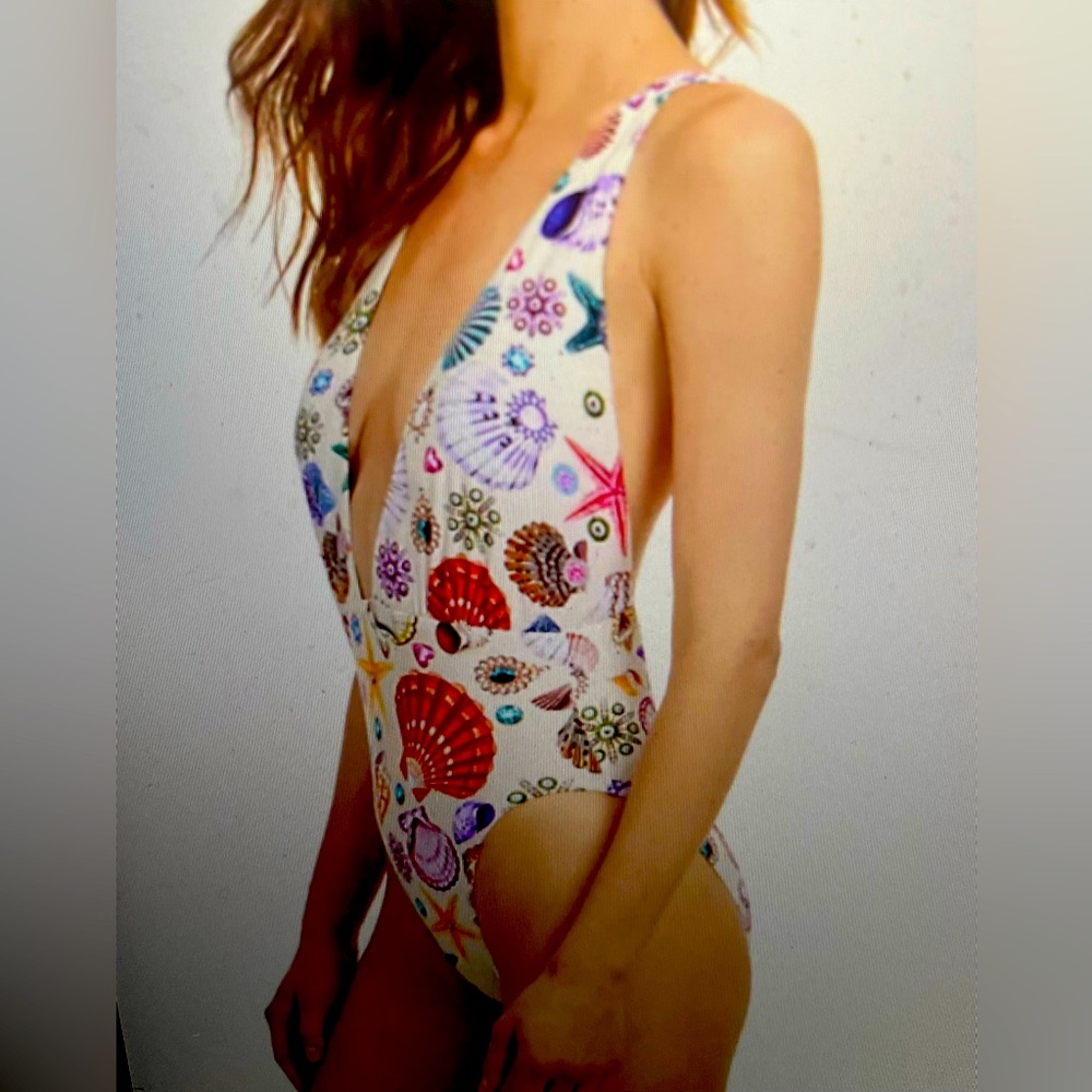 GOTTEX, new with tags‎ swimsuit, multicolored with shells one piece size 10
